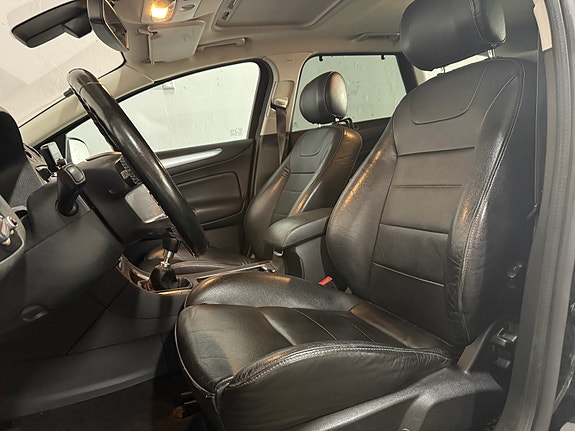 Ford Mondeo 13 of 19