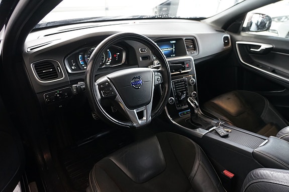 Volvo V60 11 of 14