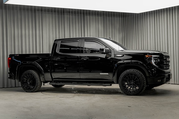 GMC Sierra 3 of 5