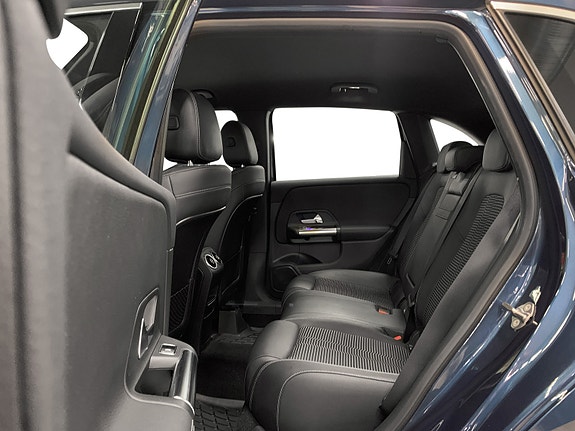 Mercedes-Benz B180 3 of 14