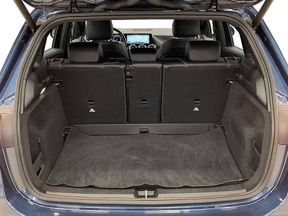Mercedes-Benz B180 4 of 14