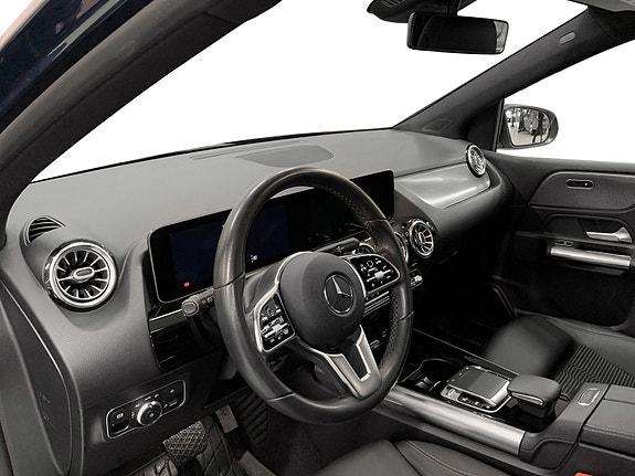 Mercedes-Benz B180 2 of 14