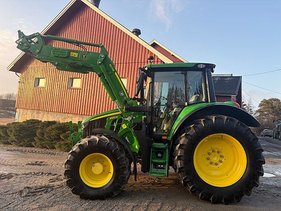John Deere 6120 M