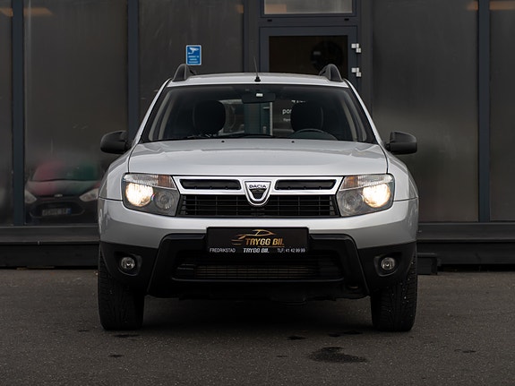 Dacia Duster 2 of 5