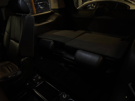 Chevrolet Tahoe 23 of 30