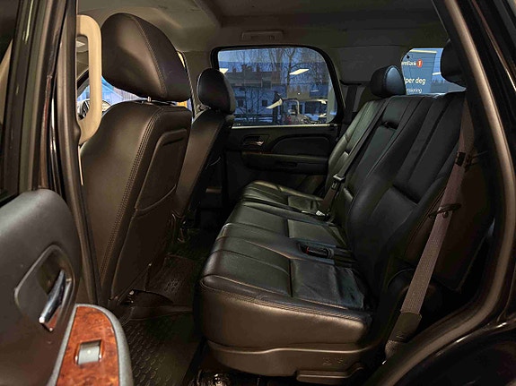 Chevrolet Tahoe 18 of 30