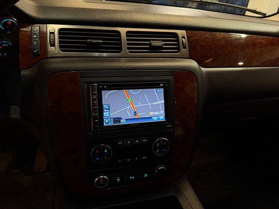 Chevrolet Tahoe 14 of 30