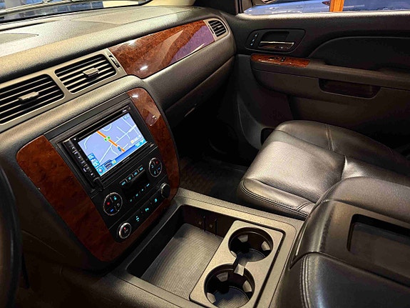Chevrolet Tahoe 16 of 30