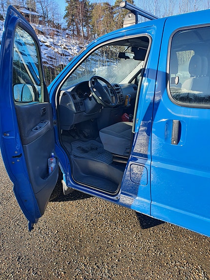 Toyota HiAce 5 of 5