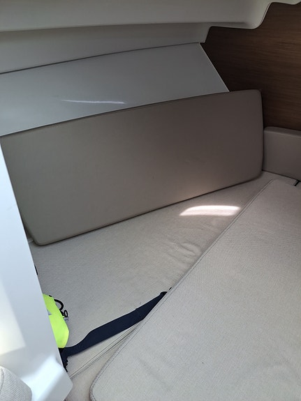 Beneteau Antares 6,8 7 of 17