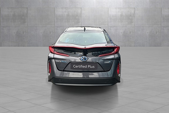 Toyota Prius Plug-in Hybrid 4 of 19