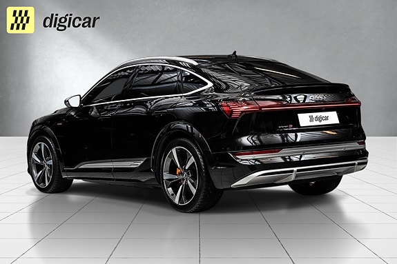 Audi e-tron S 3 of 5