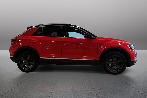 Volkswagen T-Roc 3 of 5