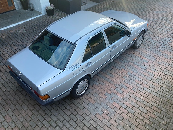 Mercedes-Benz 190 10 of 30
