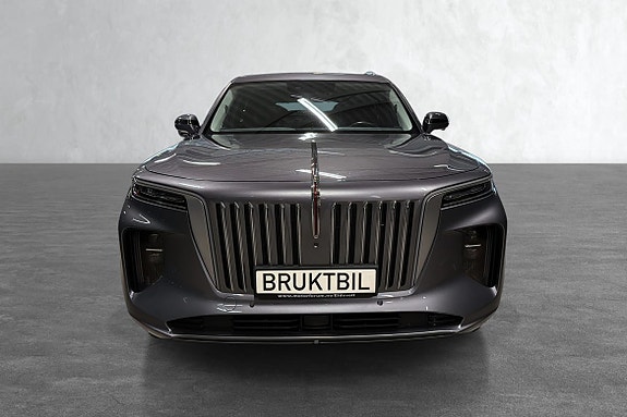 Denne fine Hongqi E-HS9 kan bli din for kun kr 2789,- pr mnd med 199.950,- i egenkapital. Løpetid 10 år.
