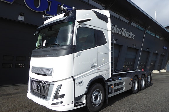 Volvo AERO FH16 700 8x4 Tridem
