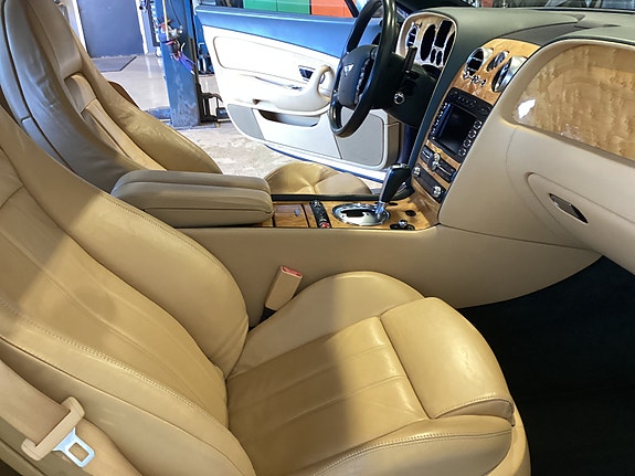 Bentley Continental GT 28 of 28