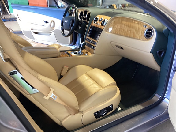 Bentley Continental GT 27 of 28