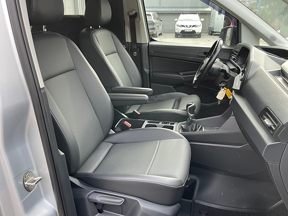 Volkswagen Caddy Maxi 22 of 30