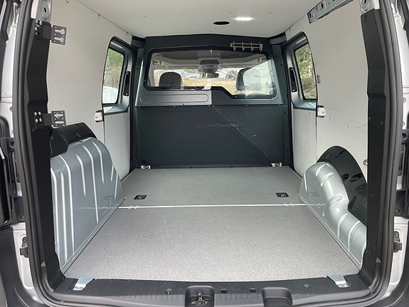 Volkswagen Caddy Maxi 16 of 30