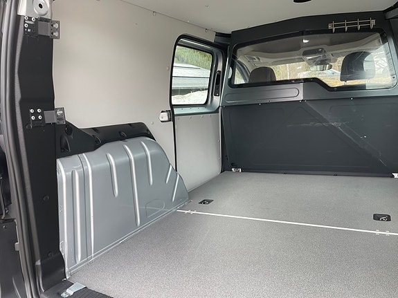 Volkswagen Caddy Maxi 17 of 30