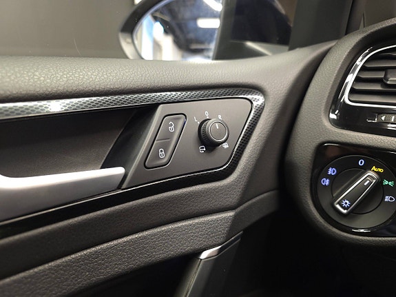 Volkswagen Golf VII 19 of 30
