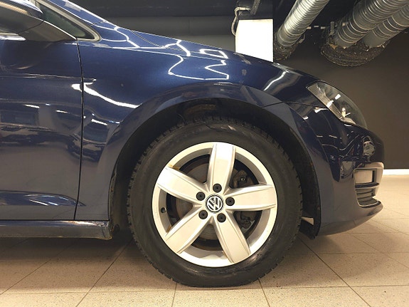 Volkswagen Golf VII 12 of 30