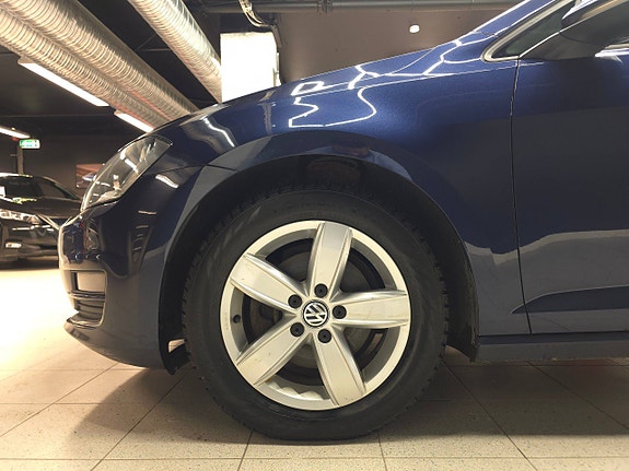 Volkswagen Golf VII 4 of 30