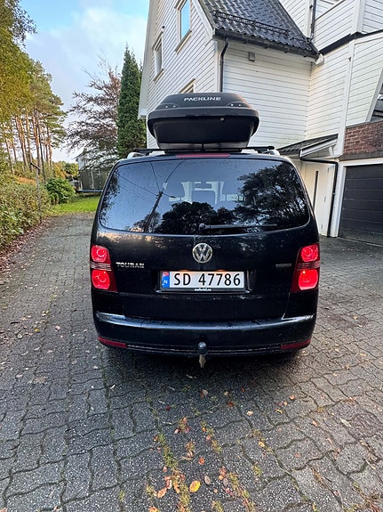 Volkswagen Touran 4 of 10