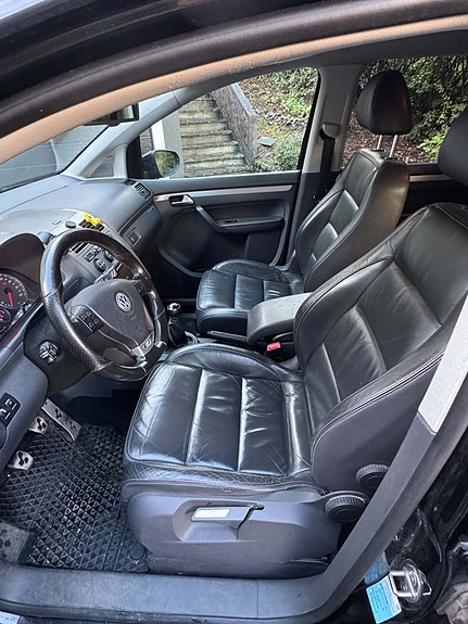 Volkswagen Touran 7 of 10