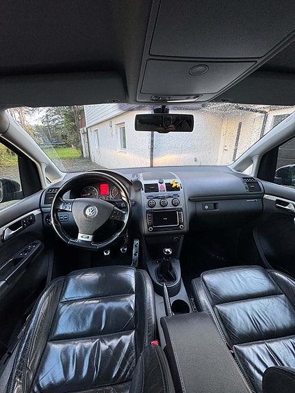 Volkswagen Touran 10 of 10