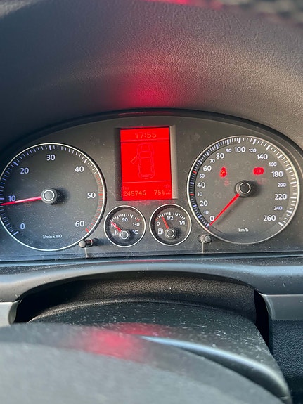 Volkswagen Touran 6 of 10
