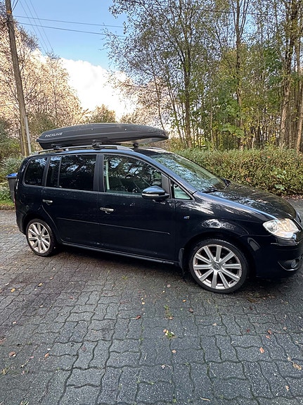 Volkswagen Touran 2 of 10