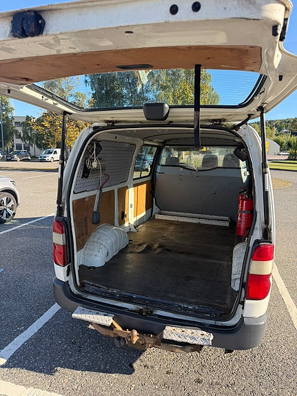 Toyota HiAce 16 of 24