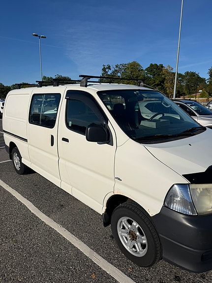 Toyota HiAce 14 of 24