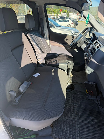 Toyota HiAce 3 of 24