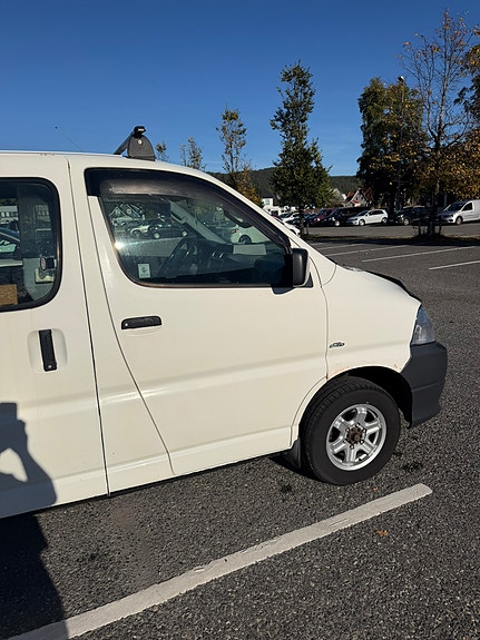 Toyota HiAce 12 of 24