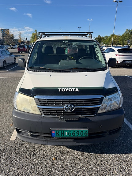 Toyota HiAce 4 of 24