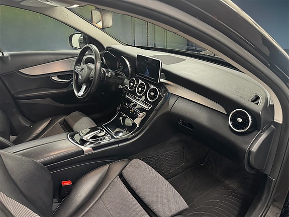 Mercedes-Benz C220 11 of 28