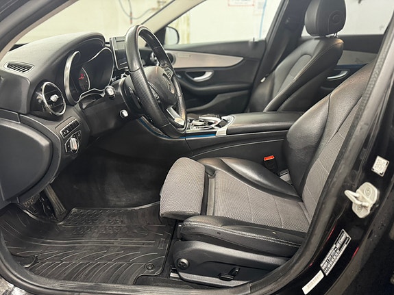 Mercedes-Benz C220 13 of 28
