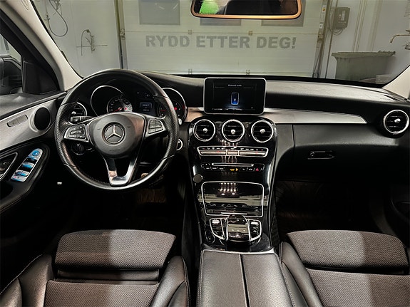 Mercedes-Benz C220 10 of 28