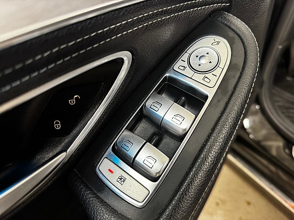 Mercedes-Benz C220 21 of 28