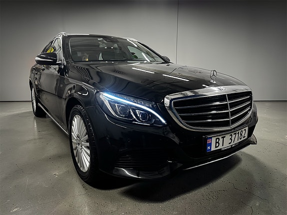Mercedes-Benz C220 2 of 28