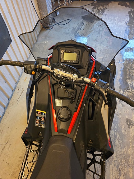 Polaris 650 Voyageur 7 of 10