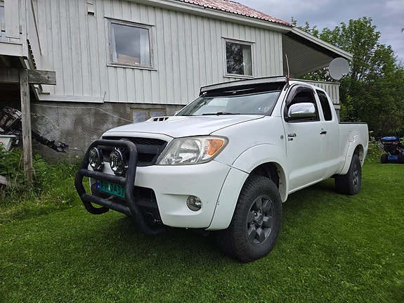 Toyota HiLux 4 of 20