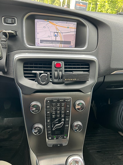 Volvo V40 18 of 23
