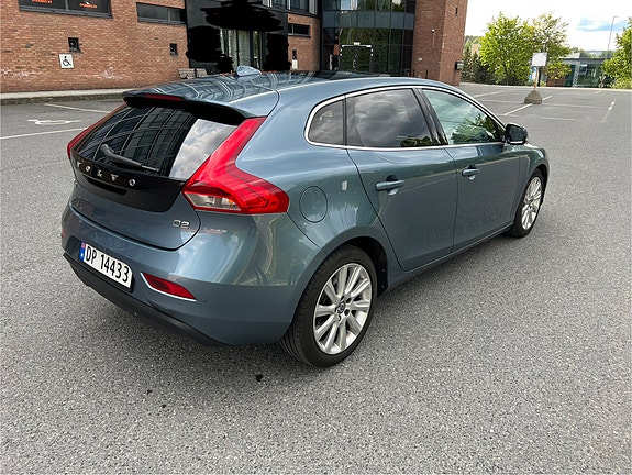 Volvo V40 6 of 23