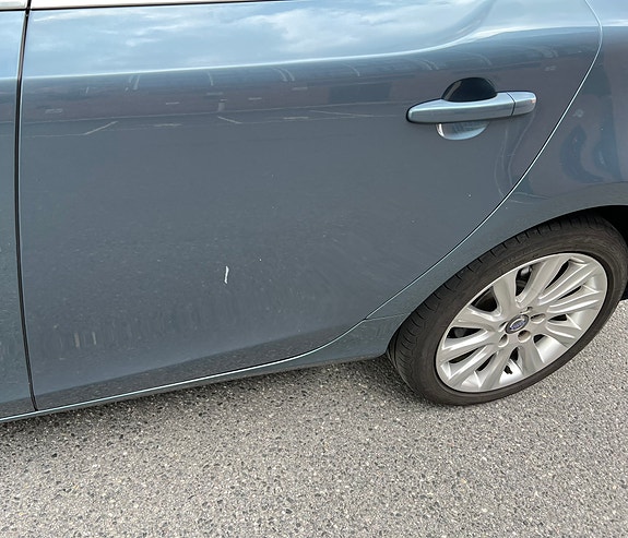 Volvo V40 4 of 23