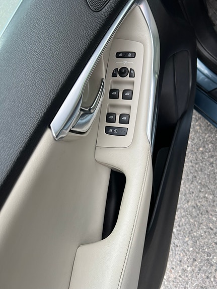 Volvo V40 9 of 23