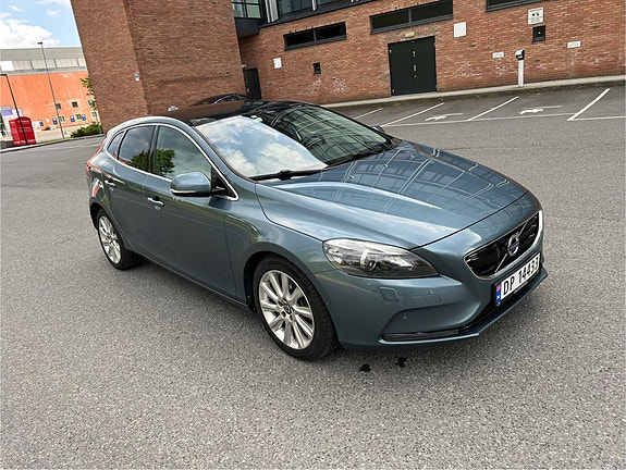Volvo V40 5 of 23